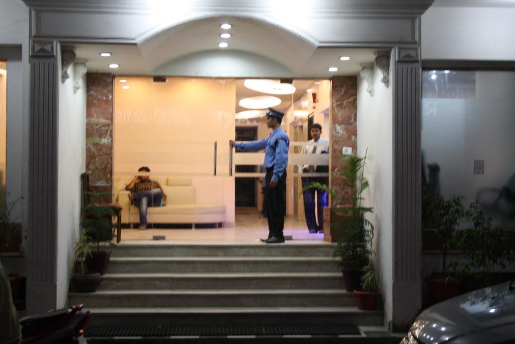 Hotel Apra Inn 뉴델리 외부 사진