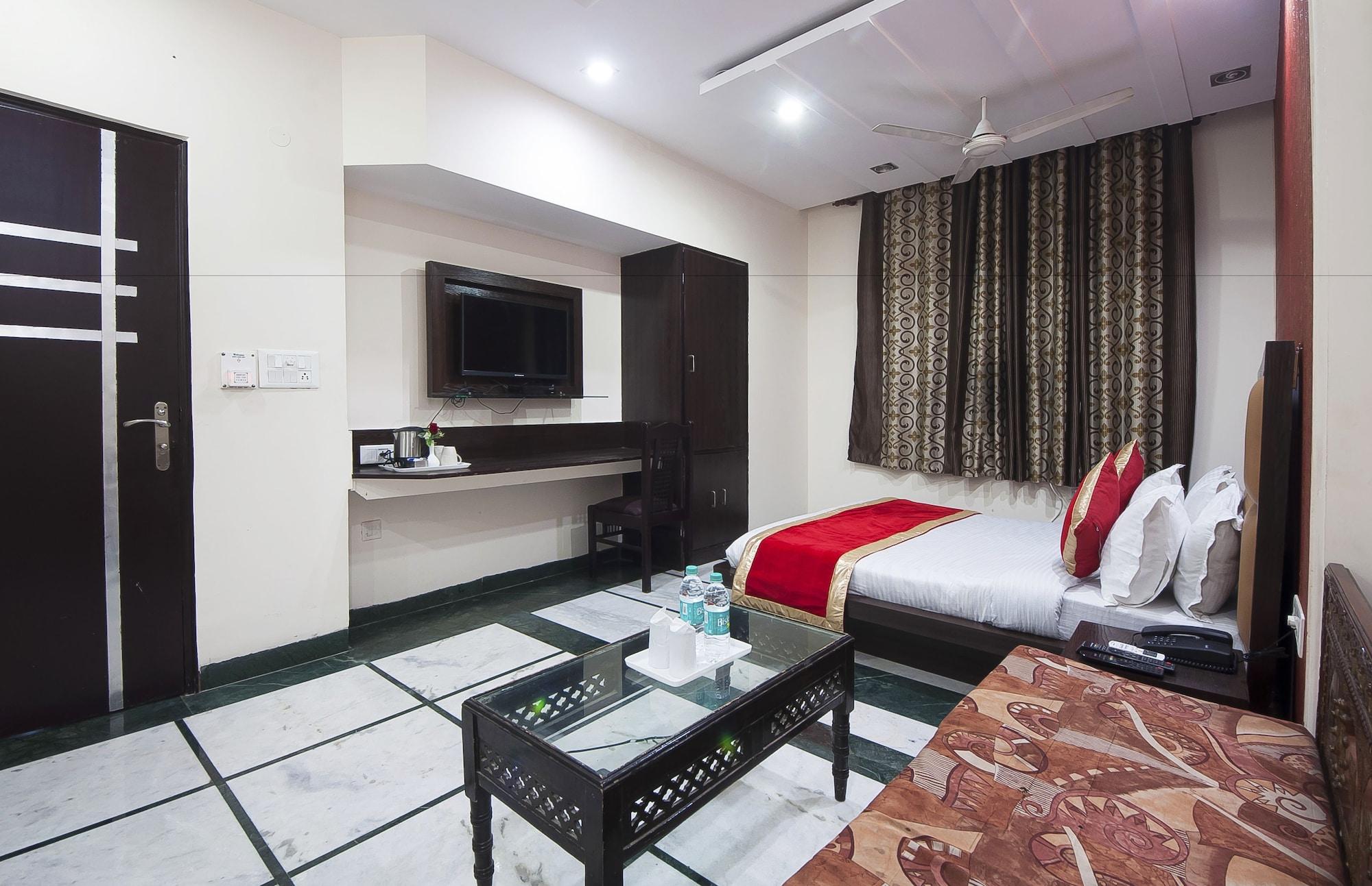 Hotel Apra Inn 뉴델리 외부 사진