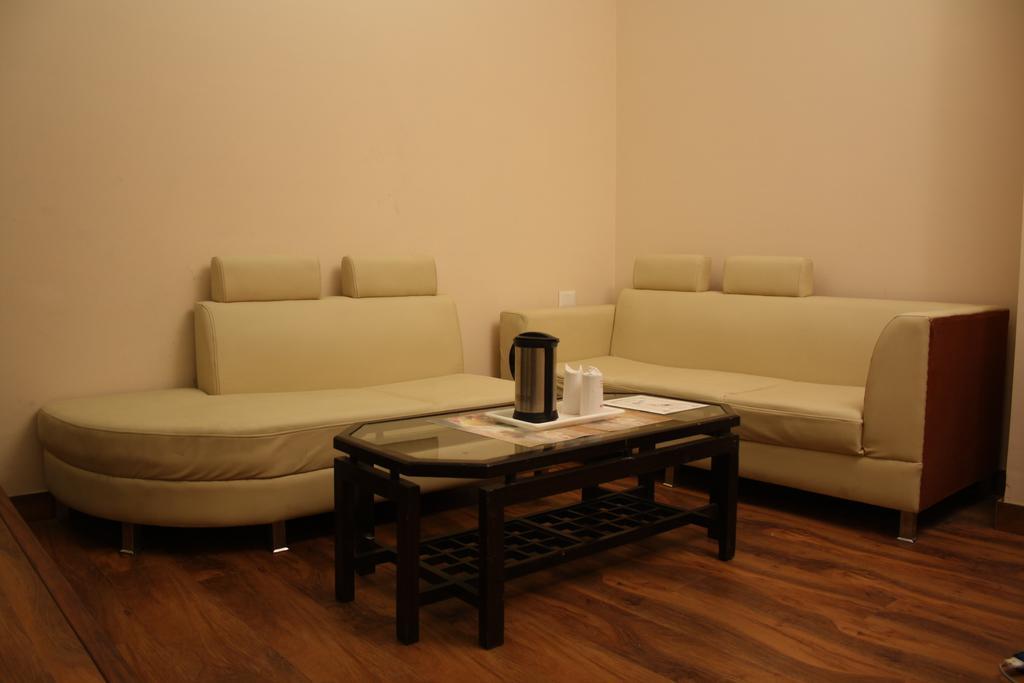Hotel Apra Inn 뉴델리 객실 사진