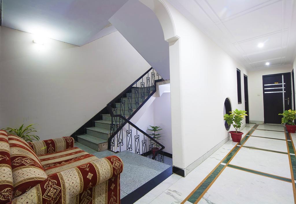Hotel Apra Inn 뉴델리 외부 사진