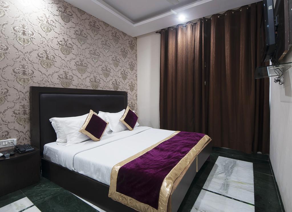 Hotel Apra Inn 뉴델리 외부 사진