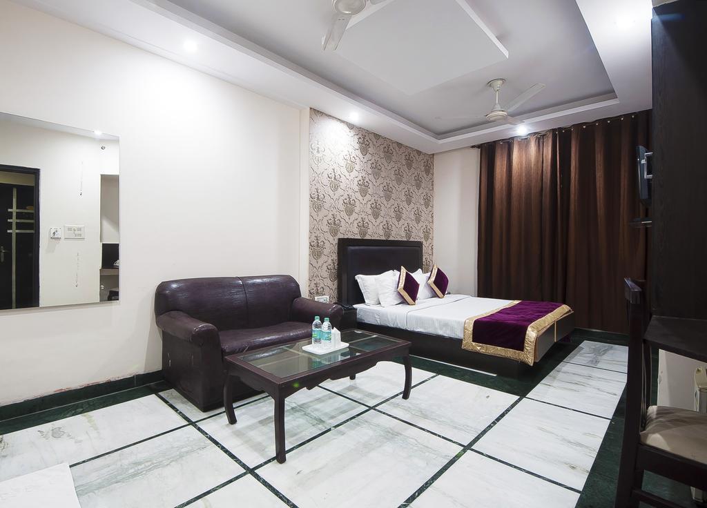 Hotel Apra Inn 뉴델리 외부 사진
