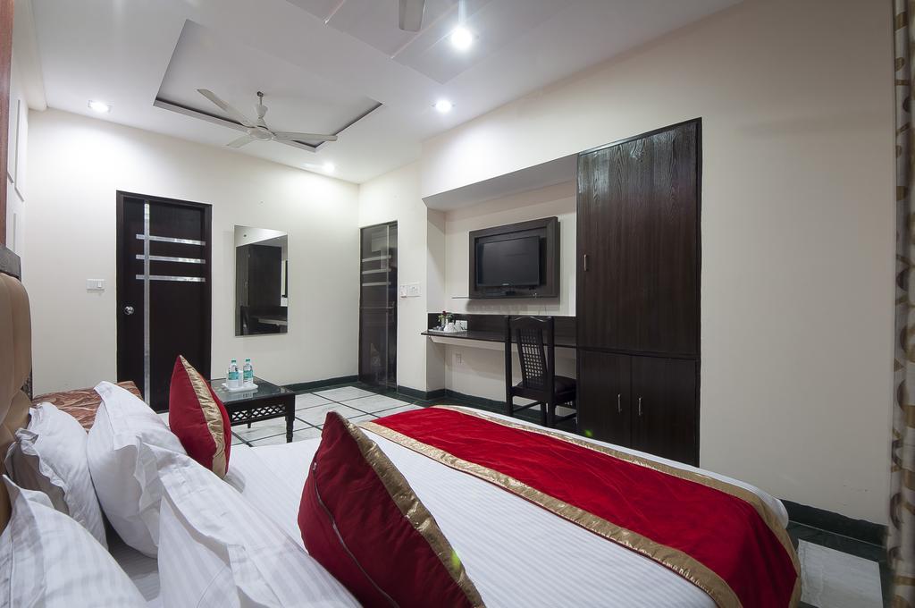 Hotel Apra Inn 뉴델리 외부 사진