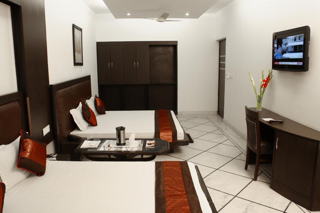 Hotel Apra Inn 뉴델리 외부 사진