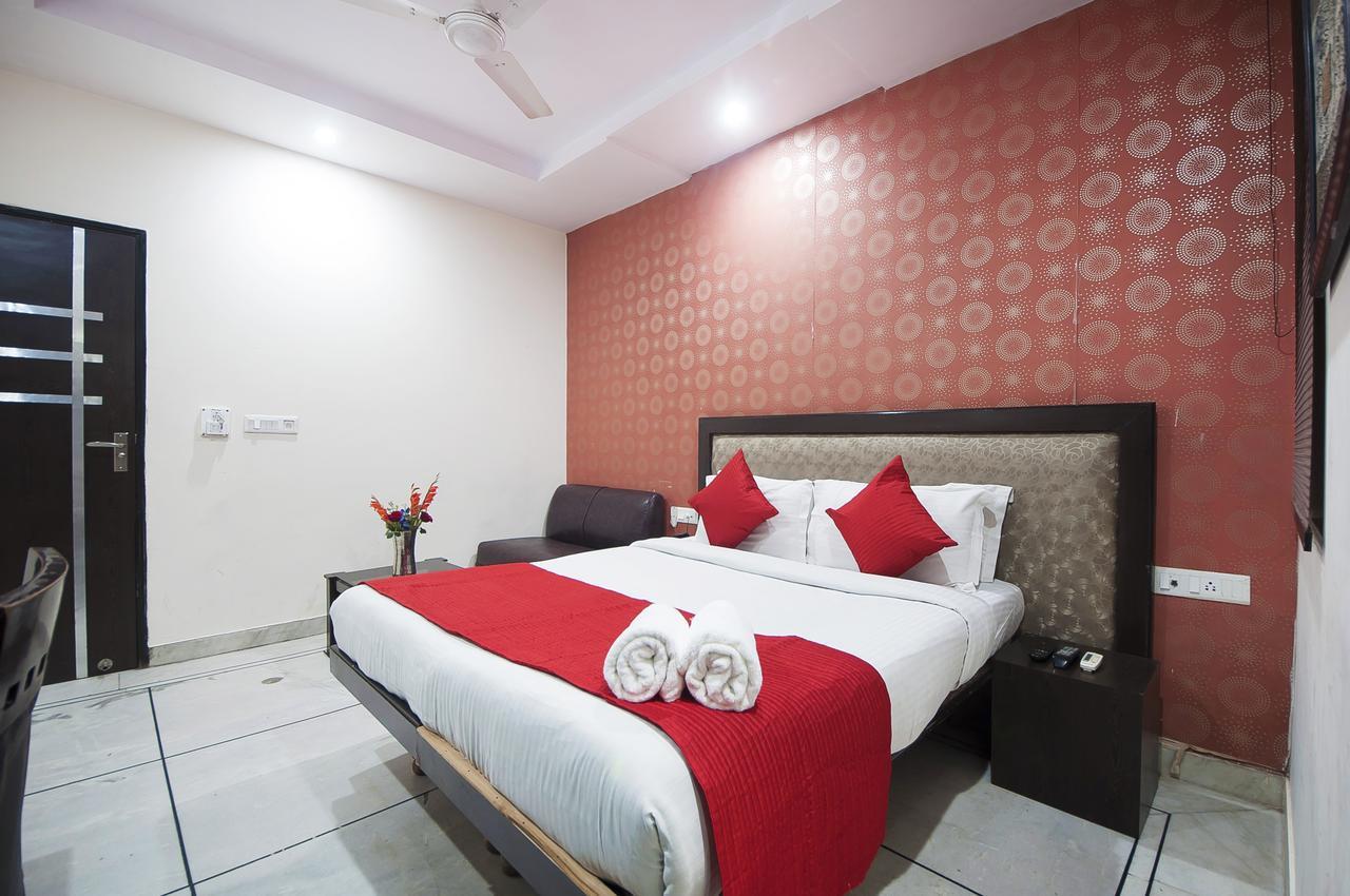 Hotel Apra Inn 뉴델리 외부 사진