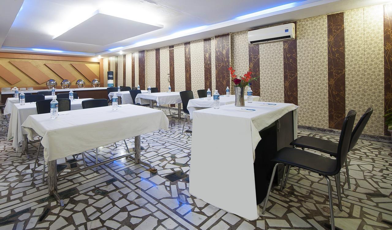 Hotel Apra Inn 뉴델리 외부 사진