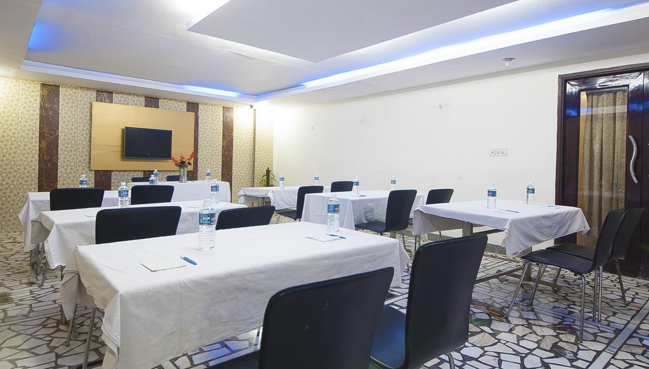 Hotel Apra Inn 뉴델리 외부 사진
