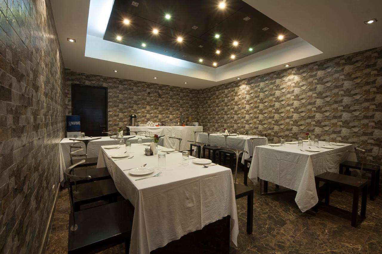 Hotel Apra Inn 뉴델리 외부 사진