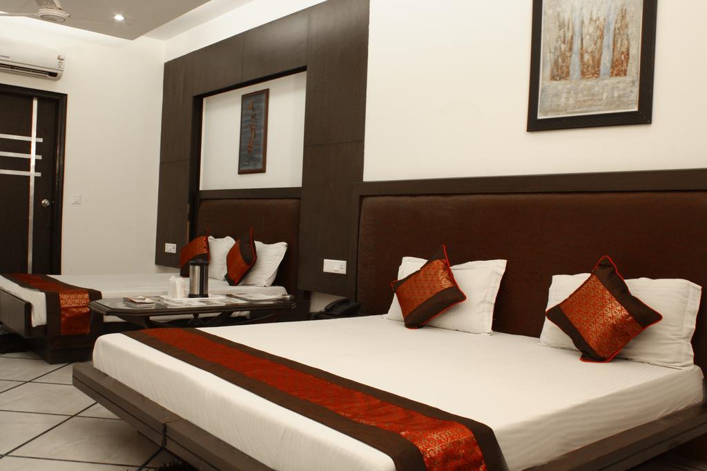 Hotel Apra Inn 뉴델리 외부 사진