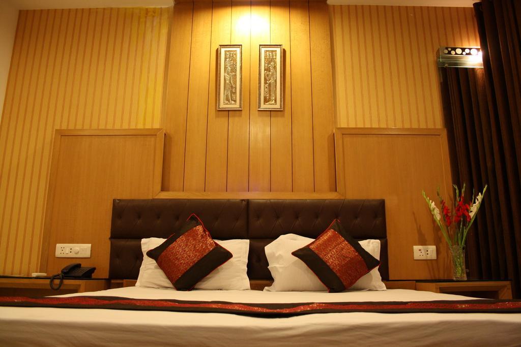 Hotel Apra Inn 뉴델리 외부 사진